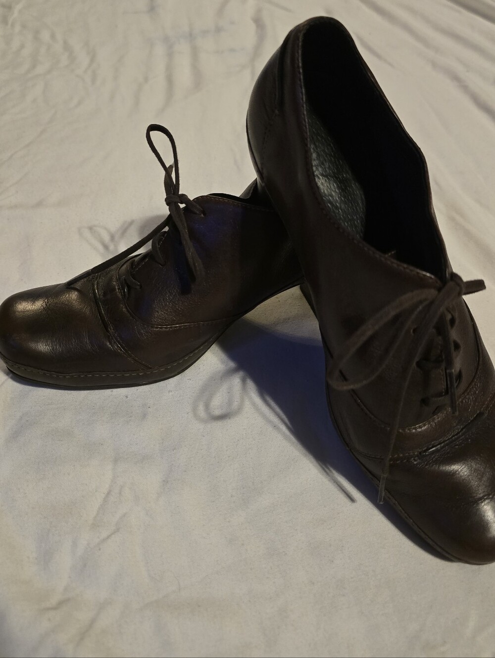 Clarks Women's Brown Leather Lace-Up Heeled Oxfords